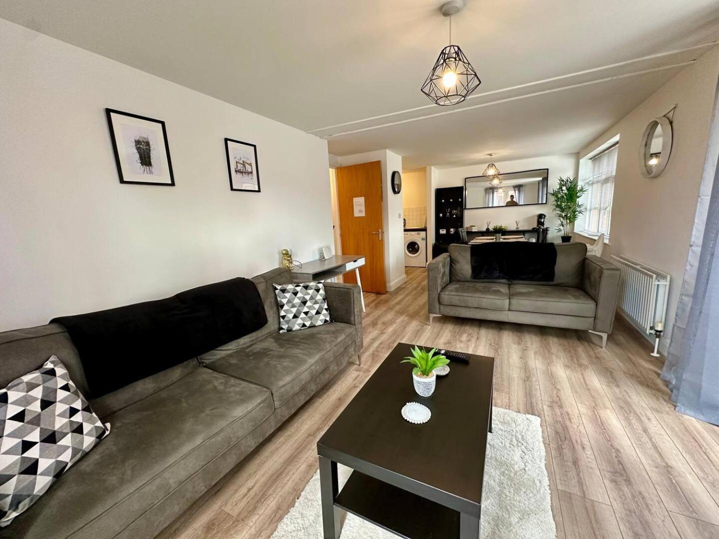 Apartment 2br Side *