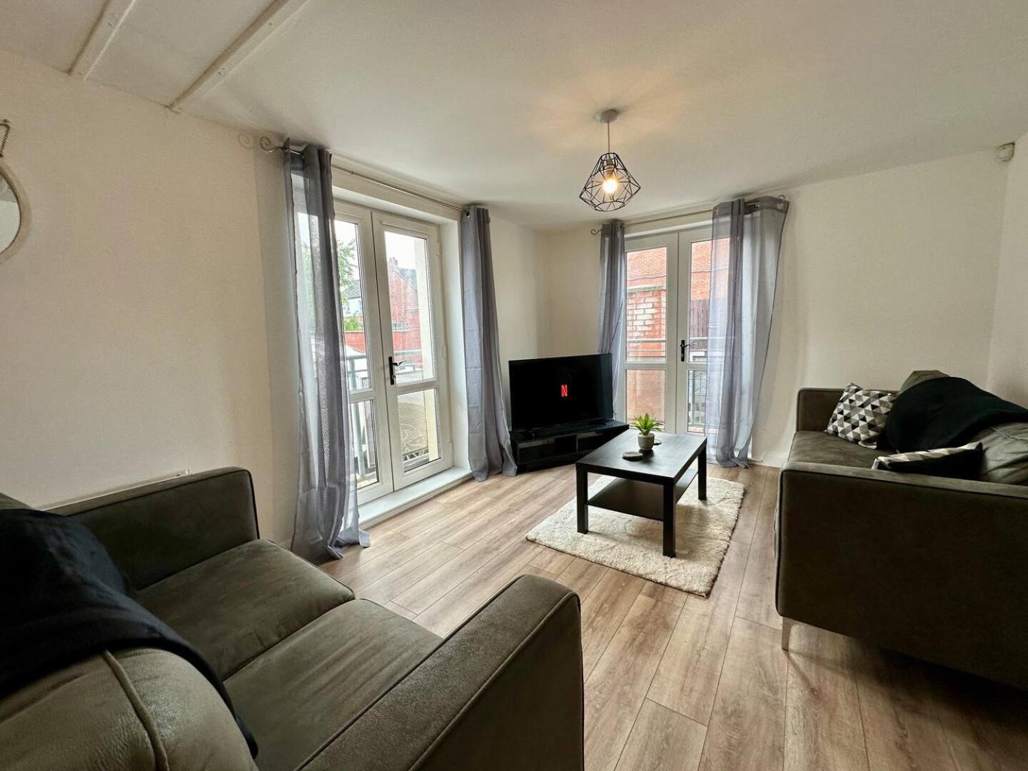 2br Side Apartment Belfast